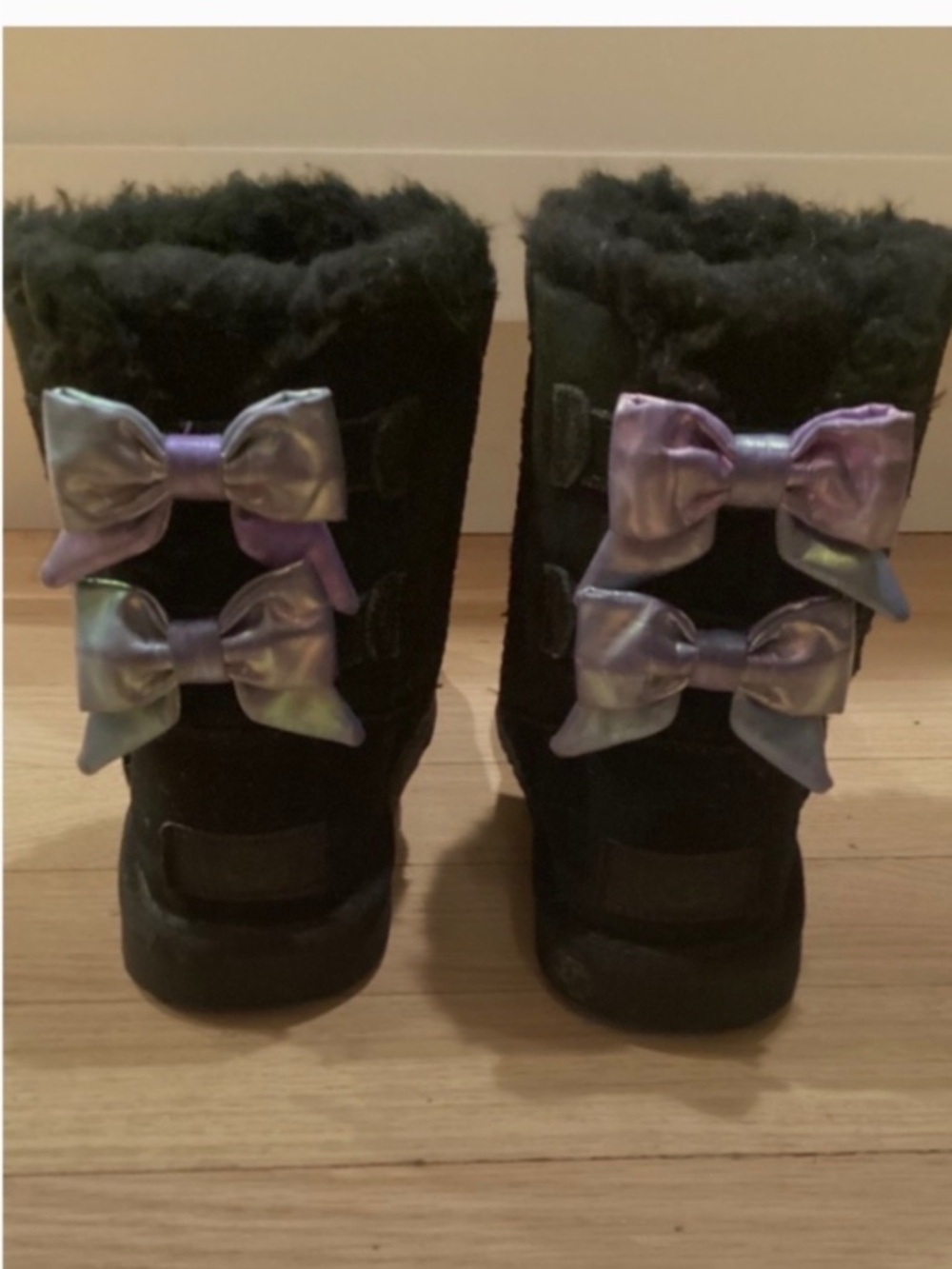 Girls Bailey Uggs with Bows Size 12